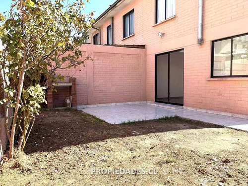 Casa Impecable En Venta En Maipú, 3 Dormitorios Y 2 Baños.