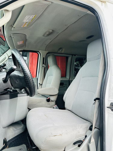 Ford Econoline 2012 E-350 15 Pas V8