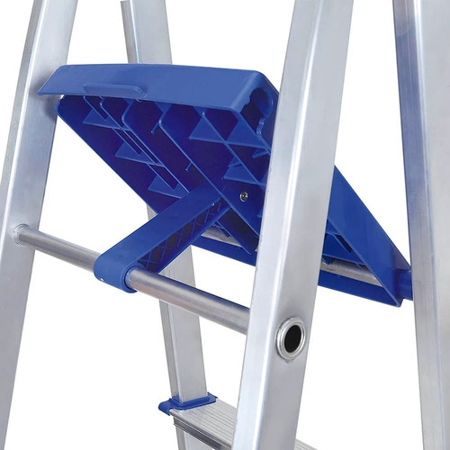 Escalera De Aluminio Tijera 6 Escalones Mor Plegable 5104 Base Antideslizante, Traba De Seguridad. Ultimo Escalon Como Plataforma Y Soporte De Aluminio Para Sujetarse