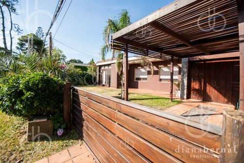 Casa De 3 Dormitorios En Mansa, Punta Del Este. - Ref: 41178