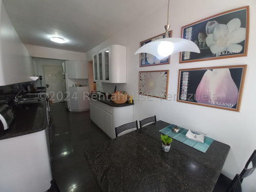 Ss: Vende Apartamento 25-2508 En Los Dos Caminos De 172 M2 De 3h/4b/2pe