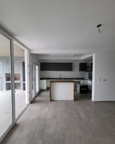 Imagen 7 de 23 de La Calandria, Duplex De 3 Dormitorios, Patio Con Pileta, 3 Baños, Escritorio
