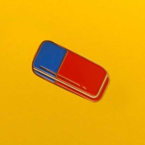 Imagen 4 de 5 de Pin Forma Borrador Goma Escolar Para Ropa
