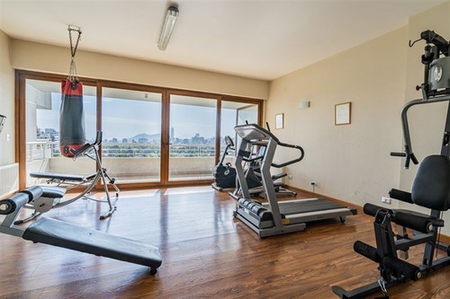 Departamento En Venta De 4 Dorm. Metro Manq. En Las Condes