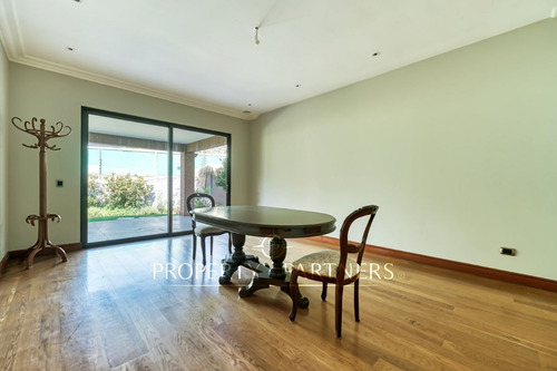 Excelente Casa Estilo Inglés En Los Nogales