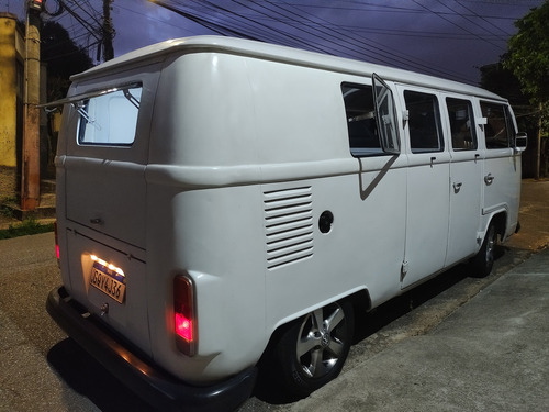 Kombi Clipper Ano 1995 Customizada Como Mostra As Fotos.