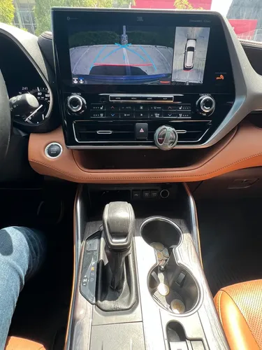 Toyota Hailander Platinum