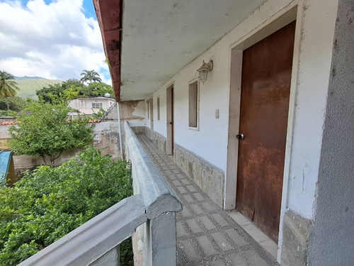 Town House No.01 En Conjunto Residencial La Gustavera, El Castaño