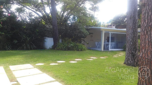 Casa Con Piscina En Playa Mansa - Punta Del Este