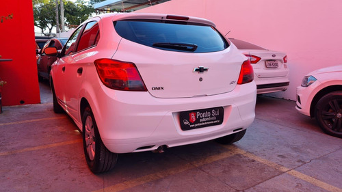 Imagem 6 de 10 de Chevrolet Onix Joy 1.0 Flex Mec