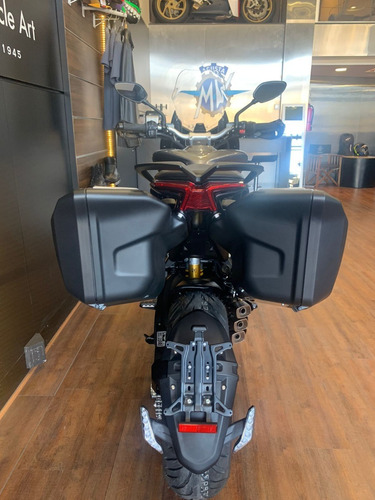 Imagen 6 de 25 de Mv Agusta Turismo Veloce Lusso Scs- No Bmw, Ktm, No Ducati.