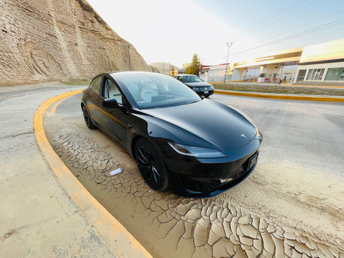 Model 3 Equipo Top 2025 Tesla Model 3 Performance · Sedan ·