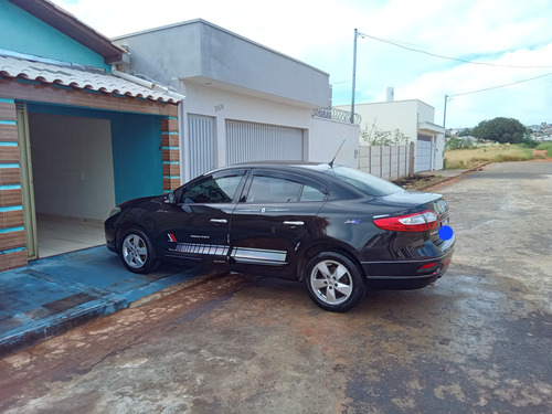 Renault Fluence 2.0 Dynamique Hi-flex 4p