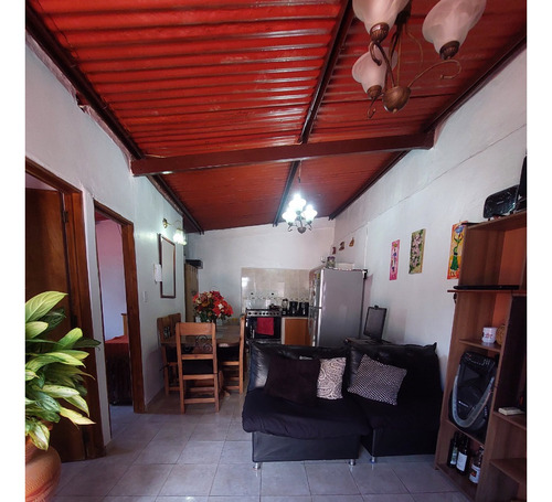 Best House Vende Cómoda Casa En Sector Santa Eduvige, Carrizal.