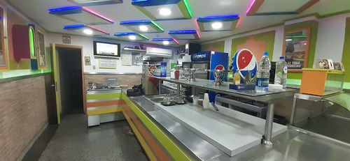 Imagen 11 de 13 de Local A Pie De Calle Restaurant Con Mobiliario Remodelado
