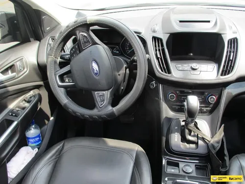 Ford Escape TITANIUM 4X4 2000CC AT AA