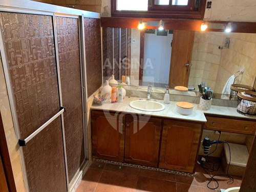 Venta Casa Malvin 2 Viviendas 4 + 2 Dormitorios Parrillero