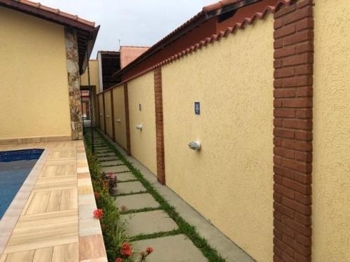 Casa Com Piscina E 2 Quartos Em Itanhaém-sp | 7641-pc