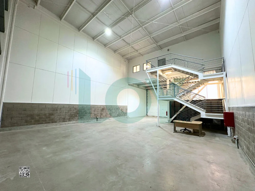 Arriendo Bodega Industrial Aeropuerto Arturo Merino Benitez