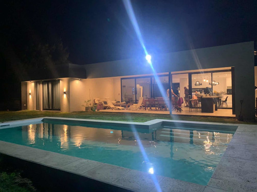 Imagen 7 de 30 de Alquiler Costa Esmeralda Casa