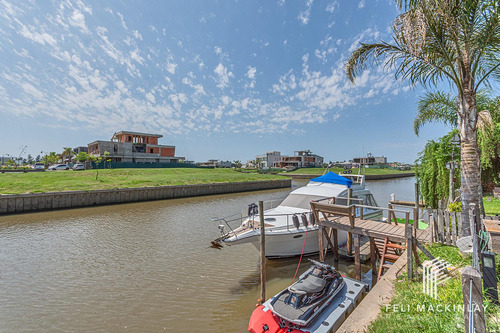 Venta Casa A La Laguna En El Yacht Nordelta