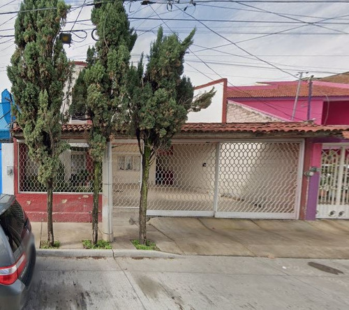Casa Con Excelente Ubicación En Francisco C. Morales, Echeverría, Guadalajara, Jal. Arf