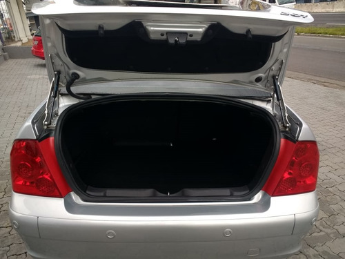 Peugeot 307 2.0 Feline Sedan 16v Flex 4p Automático