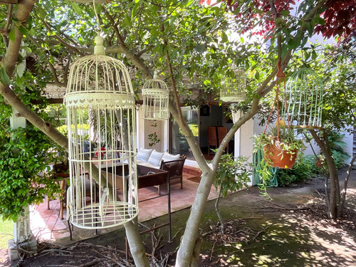Excelente Casa Lomas De Nogales Pasaje Cerrado.
