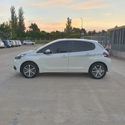Peugeot 208 1.6 Allure 2017