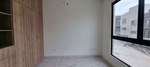 Casa En Venta, Ubicada En Colonial, Tijuana