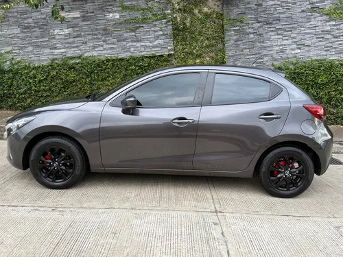 Mazda 2 1.6 touring automatico