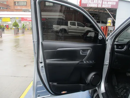 Toyota Fortuner Srv 4x2 2400cc At Aa