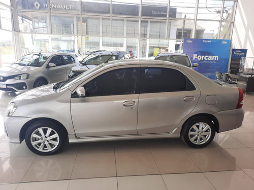 Imagen 9 de 16 de Toyota Etios Xls 1.5 4p 2017 // 4632025