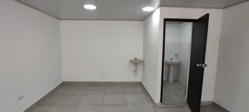 Local En Arriendo En Granada. Cod A10692