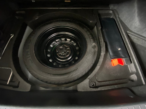 Imagen 8 de 15 de Toyota Yaris Sedán Premium Automático 2015