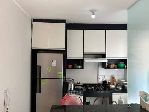 Apartamento 2 Quartos, 1 Banheiro, Semi-mobiliado