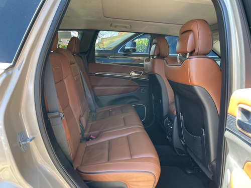Imagen 12 de 15 de Jeep Grand Cherokee Summit 5.7 Hemi 2015