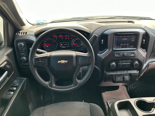 Chevrolet Silverado 4.3 V6 1500 WT Cabina Regular 4x2 At