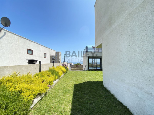 Casa En Arriendo De 4 Dorm. En Concón