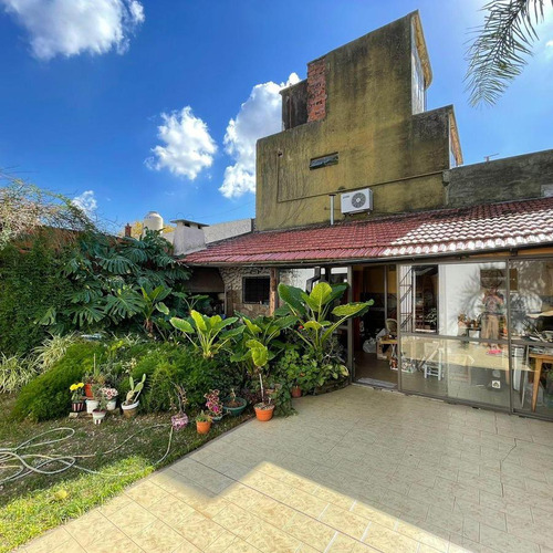 Ramón Falcón 473, Lomas De Zamora - Casa En 2 Plantas, 3 Dormitorios, Jardín