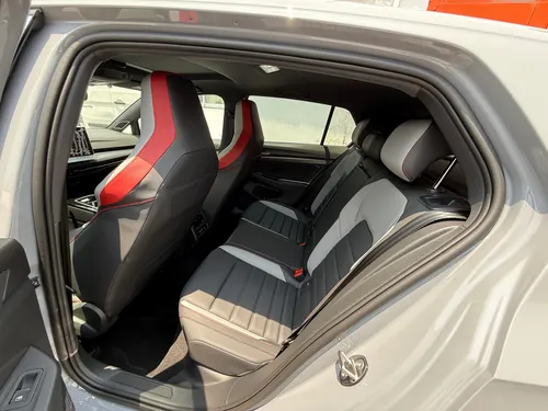 Volkswagen Golf GTI 2.0L Turbo 261HP DSG7 vel