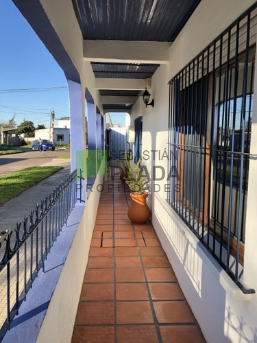 Muy Linda Casa 3 Dormitorios En San Carlos- Ref: 295