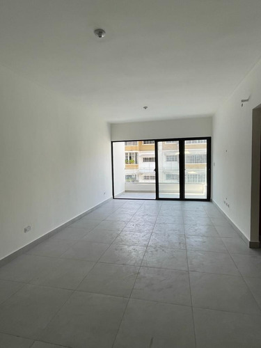 Apartamento De 2 Habitaciones En Evaristo Morales