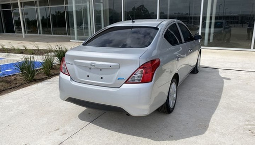 Nissan Versa Sense A/t 2018