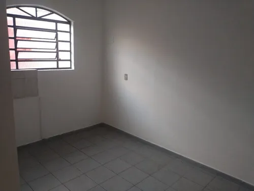 Dois Sobrados No Mesmo Terreno, Total De Cinco Quartos, Cômodos Amplos, 303m² De Área Construída