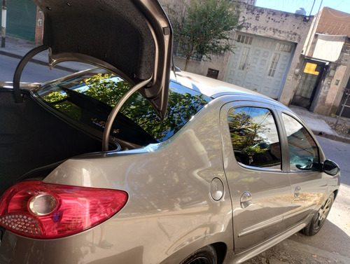 Peugeot 207 1.6 Sedan Xt