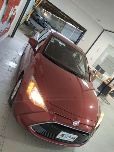 Imagen 3 de 13 de Toyota Yaris 1.5 R Le At 2016
