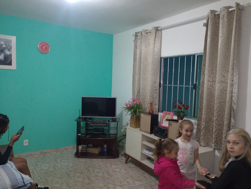 Casa De Dois Quartos Um Banheiro