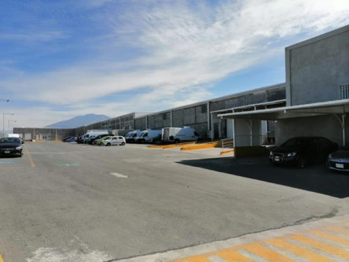 Imagen 3 de 10 de Bodega Comercial En Renta Real Del Sol