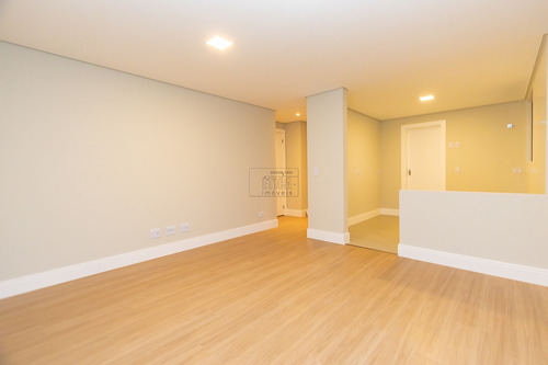 Imagem 4 de 30 de Apartamento Com 3 Dormitórios À Venda Com 187.47m² Por R$ 1.056.110,25 No Bairro Cristo Rei - Curitiba / Pr - Ap 1898